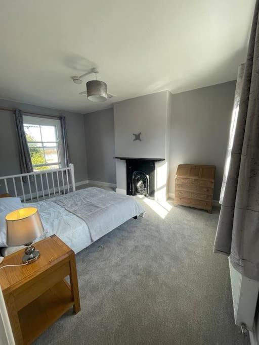 Brady'S Glastonbury Beautiful Pad Great Location! Exteriör bild