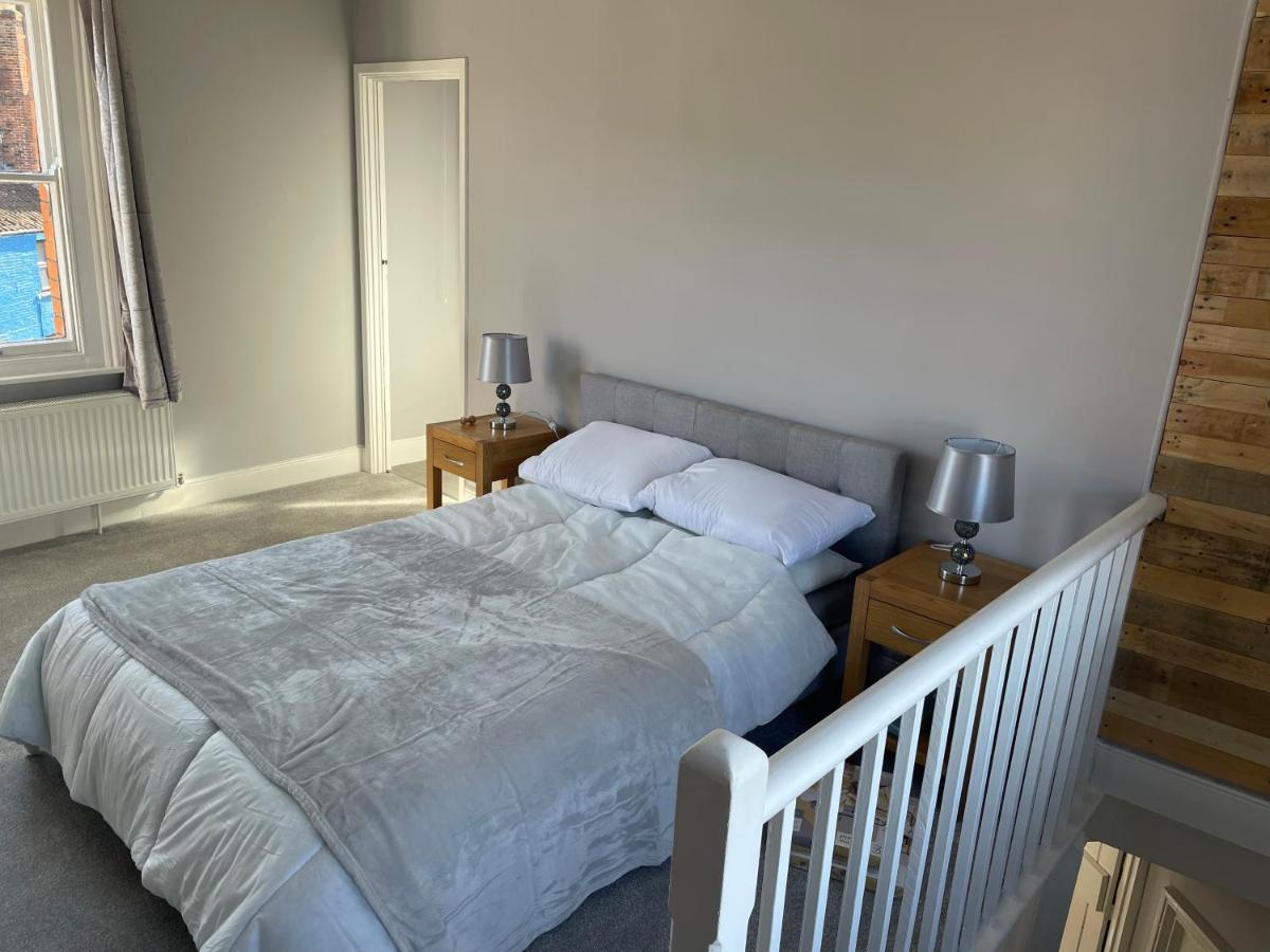 Brady'S Glastonbury Beautiful Pad Great Location! Exteriör bild