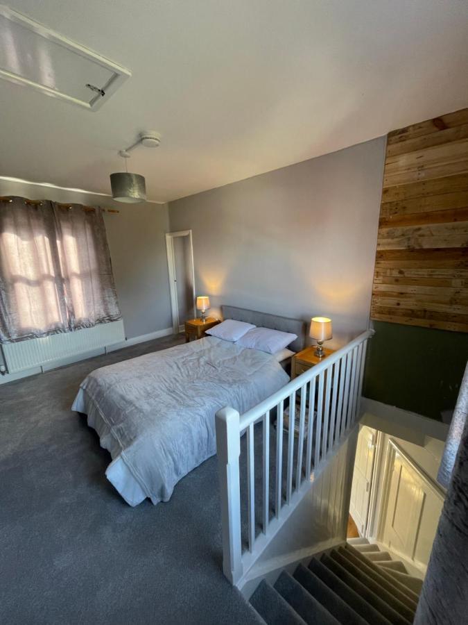 Brady'S Glastonbury Beautiful Pad Great Location! Exteriör bild